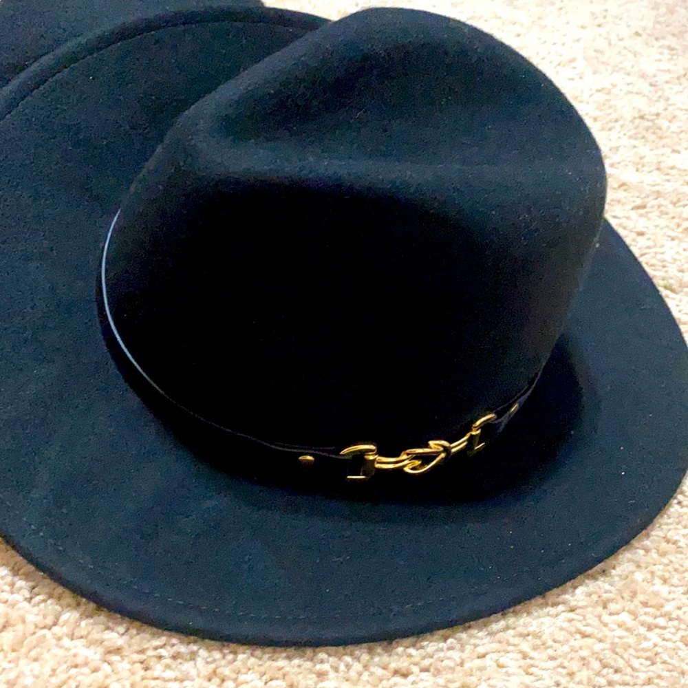 2 black hats